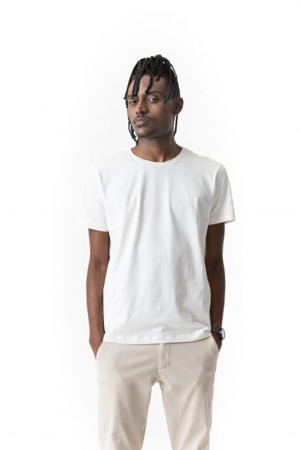Camiseta Minimal Branca - Gola O